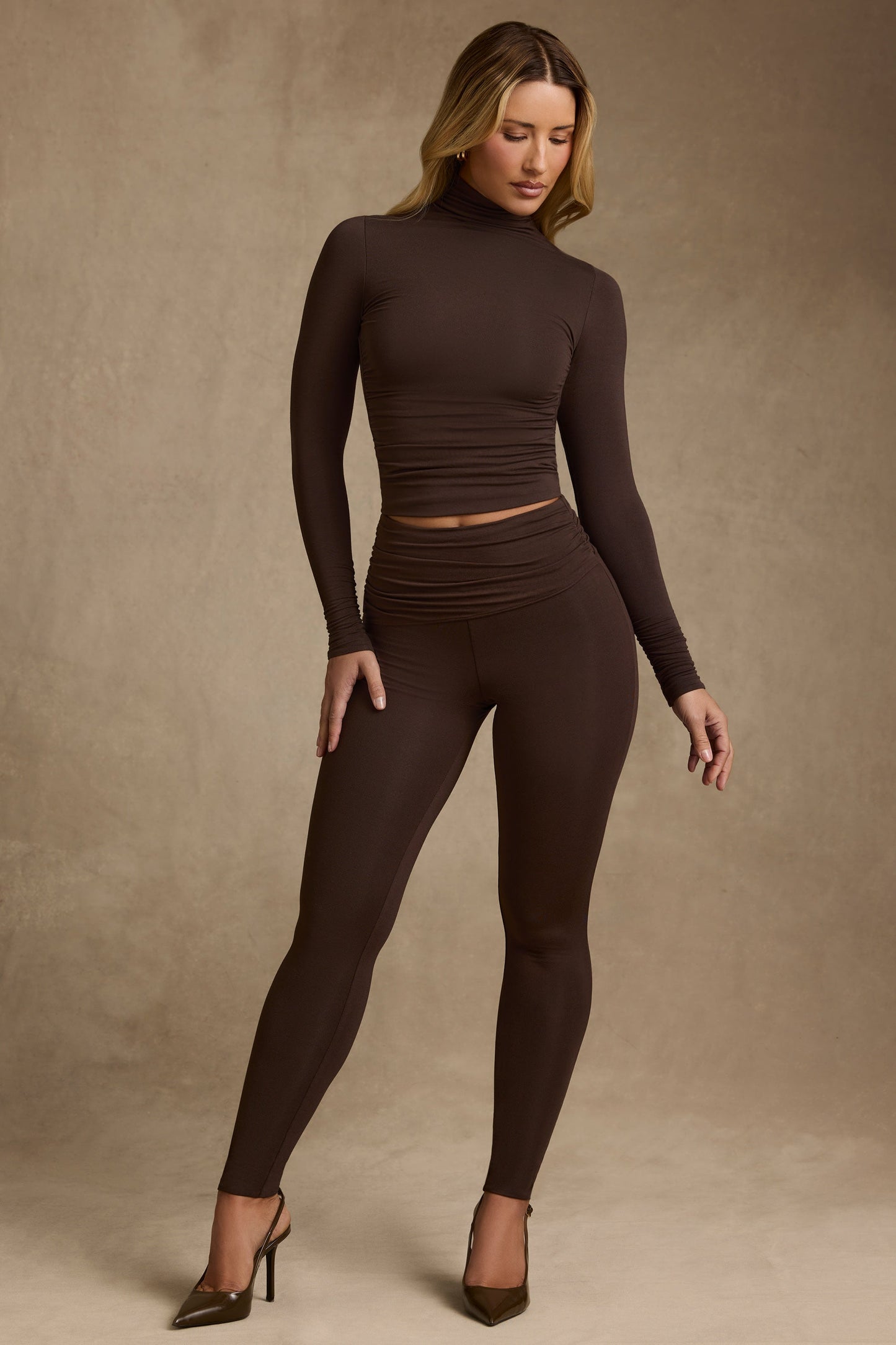 Modal Ruched Mid-Rise Leggings in Chocolate Brown